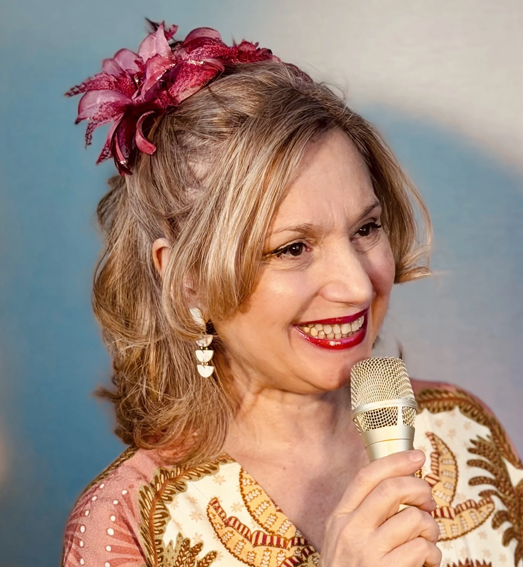 Adèle Bracco - Chanteuse musicienne  - Voix Off - Coach Vocal et Rythme